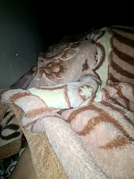 Snapshot of amirzinou chatting on February 27, 2026, 10:21 pm amirzinou online show from February 27, 2026, 10:21 pm