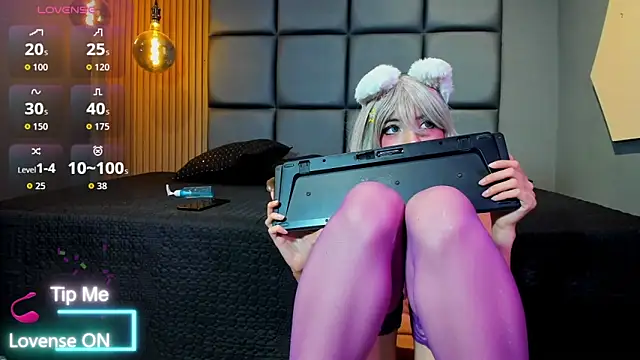 ALISSON VEGA online show from September 29, 2025, 7:13 am