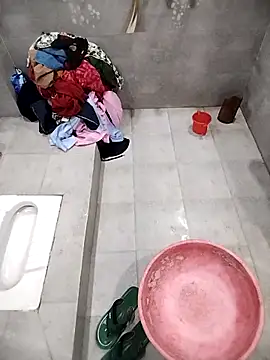 Snapshot of Hey-mahi chatting on December 17, 2025, 4:51 am Hey-mahi online show from December 17, 2025, 4:51 am