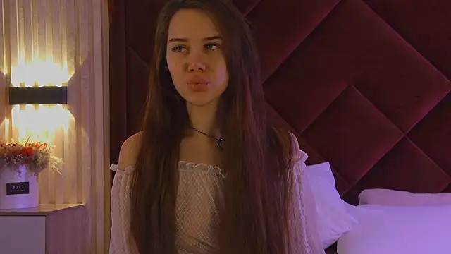 StacyHarland online show from November 7, 2025, 4:34 am