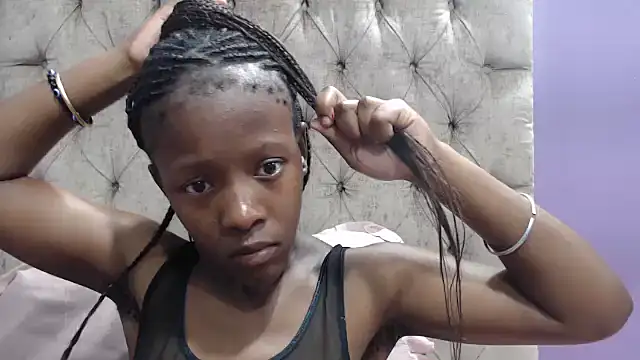 Snapshot of sexykea2002x chatting on October 19, 2025, 5:19 am sexykea2002x online show from October 19, 2025, 5:19 am