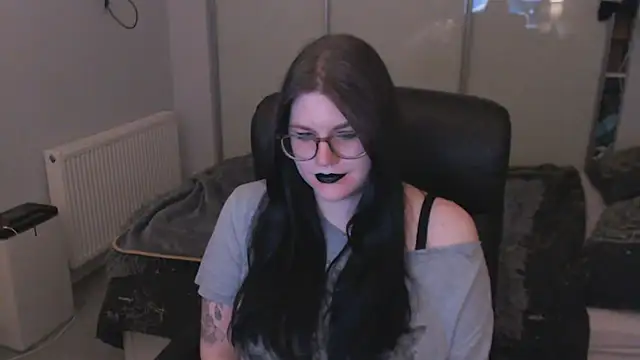 Snapshot of GothSuccubusBabe chatting on June 10, 2026, 1:06 am GothSuccubusBabe online show from June 10, 2026, 1:06 am