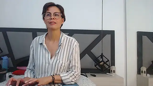 amanda ramirez online show from July 27, 2026, 9:55 pm