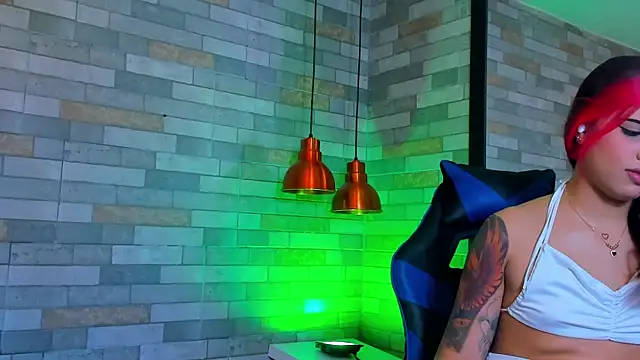 Snapshot of DixyPalmer chatting on September 21, 2025, 7:37 pm DixyPalmer online show from September 21, 2025, 7:37 pm