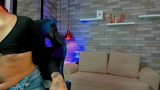 Snapshot of DixyPalmer chatting on October 11, 2025, 7:56 pm DixyPalmer online show from October 11, 2025, 7:56 pm