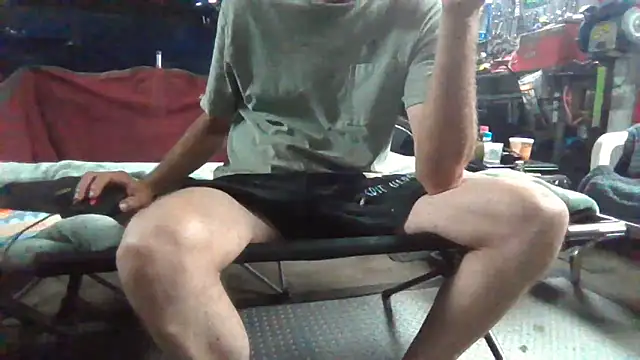 Lovyourpuss online show from February 11, 2026, 7:41 pm