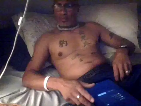 badboy2u2025 online show from May 1, 2026, 1:43 am