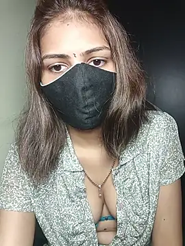 Isha Sax online show from November 18, 2025, 7:35 am