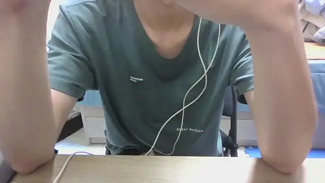 Snapshot of yzy_22_fun chatting on June 10, 2026, 2:49 pm yzy 22 fun online show from June 10, 2026, 2:49 pm