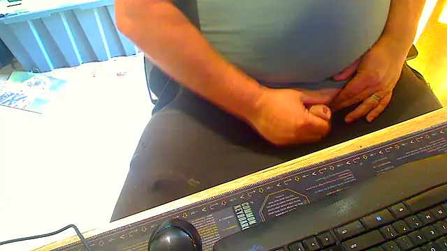 latexsub75 online show from February 27, 2026, 4:23 am