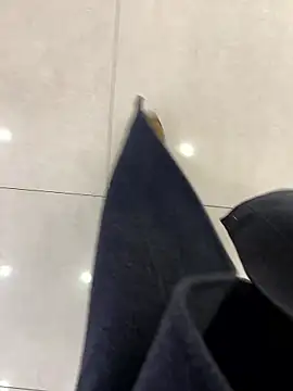 xiaoyuan01 online show from January 14, 2026, 2:17 am