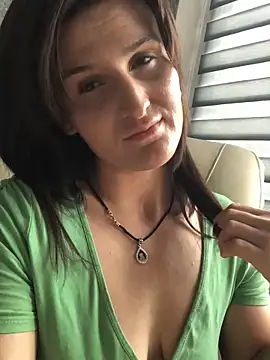 Snapshot of NikaSwan2831 chatting on October 17, 2025, 9:34 am NikaSwan2831 online show from October 17, 2025, 9:34 am