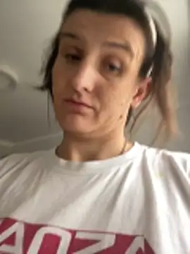 Snapshot of NikaSwan2831 chatting on November 21, 2025, 10:36 am NikaSwan2831 online show from November 21, 2025, 10:36 am