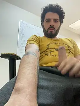 Snapshot of uto857 chatting on February 23, 2026, 9:56 pm uto857 online show from February 23, 2026, 9:56 pm