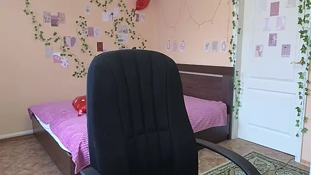 Ronda Roni online show from April 13, 2026, 5:13 am