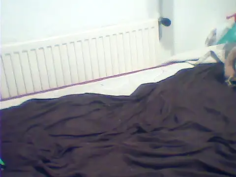 Snapshot of rimbaud77 chatting on April 24, 2026, 5:15 pm rimbaud77 online show from April 24, 2026, 5:15 pm