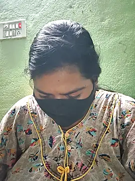 Liyaa 24 online show from February 5, 2026, 12:15 am