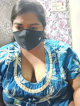 Snapshot of Liyaa_24 chatting on April 25, 2026, 5:21 pm Liyaa 24 online show from April 25, 2026, 5:21 pm