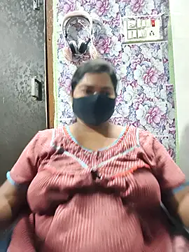 Snapshot of Liyaa_24 chatting on April 26, 2026, 4:59 pm Liyaa 24 online show from April 26, 2026, 4:59 pm