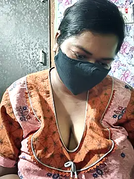 Snapshot of Liyaa_24 chatting on April 28, 2026, 5:56 am Liyaa 24 online show from April 28, 2026, 5:56 am