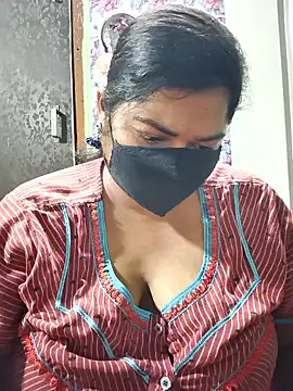 Snapshot of Liyaa_24 chatting on May 6, 2026, 4:23 pm Liyaa 24 online show from May 6, 2026, 4:23 pm