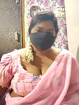 Snapshot of Liyaa_24 chatting on May 13, 2026, 5:10 pm Liyaa 24 online show from May 13, 2026, 5:10 pm
