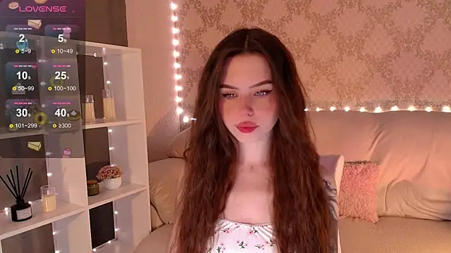 Snapshot of HolyMiax chatting on July 20, 2026, 3:43 am HolyMiax online show from July 20, 2026, 3:43 am
