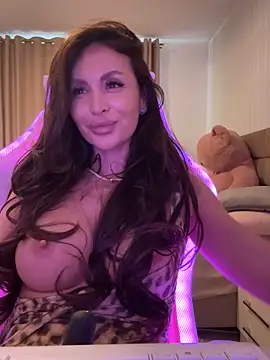 LunaBex online show from October 11, 2025, 6:23 am