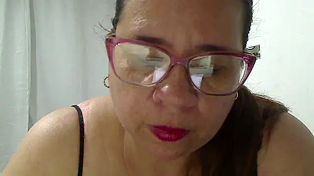 Snapshot of luciana69hot chatting on June 27, 2026, 8:47 pm luciana69hot online show from June 27, 2026, 8:47 pm