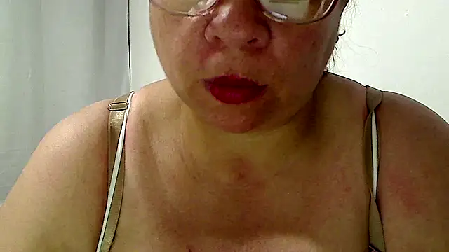 Snapshot of luciana69hot chatting on July 12, 2026, 4:42 pm luciana69hot online show from July 12, 2026, 4:42 pm