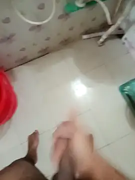 Snapshot of zim200 chatting on October 8, 2025, 8:45 am zim200 online show from October 8, 2025, 8:45 am