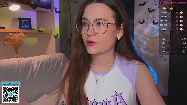 Snapshot of mia_here chatting on November 15, 2025, 1:58 am mia here online show from November 15, 2025, 1:58 am