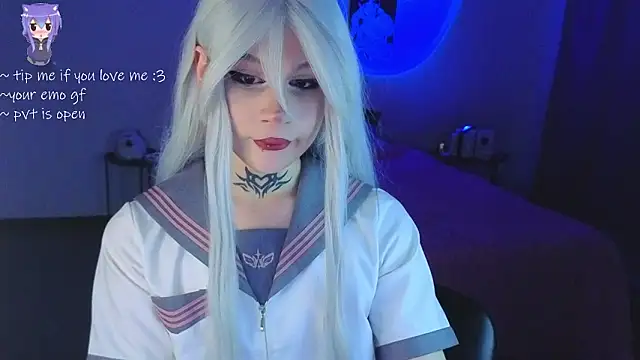 Snapshot of your_little_eva chatting on June 8, 2026, 11:05 pm your little eva online show from June 8, 2026, 11:05 pm