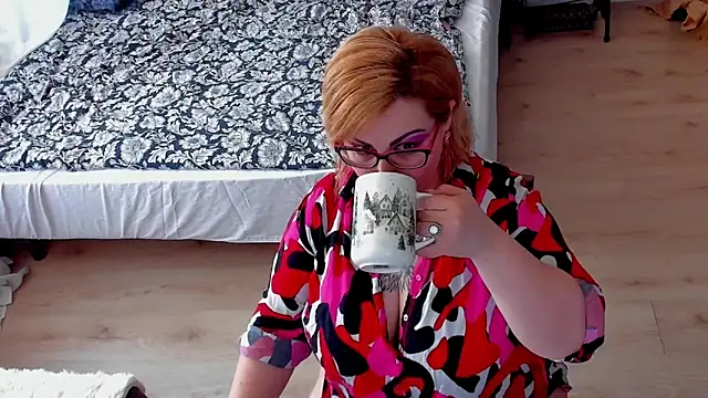 Squirt Kimm online show from March 9, 2026, 10:30 am