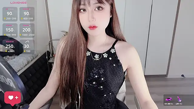 Snapshot of OwQoll chatting on September 12, 2025, 4:45 am OwQoll online show from September 12, 2025, 4:45 am