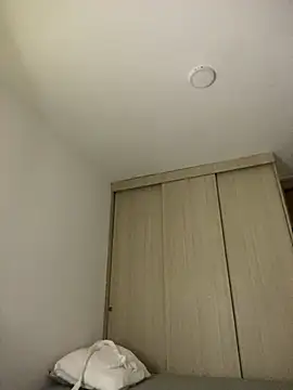 Alexia 24 online show from April 15, 2026, 12:39 am