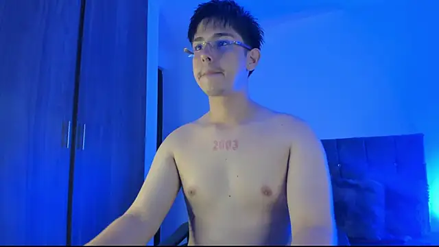 Snapshot of Maximo_Miller chatting on September 19, 2025, 2:46 am Maximo Miller online show from September 19, 2025, 2:46 am