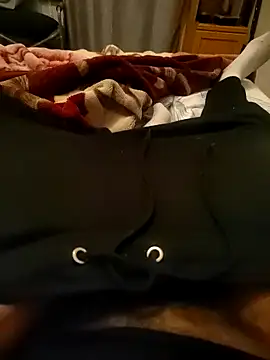 Snapshot of kulliguy chatting on November 28, 2025, 9:17 pm kulliguy online show from November 28, 2025, 9:17 pm