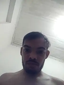 GuilhermeYuree online show from November 4, 2025, 4:33 am