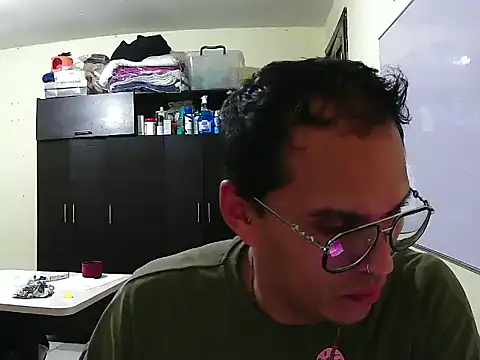 Snapshot of DOBLEWYOSK69G chatting on September 9, 2025, 3:50 am DOBLEWYOSK69G online show from September 9, 2025, 3:50 am