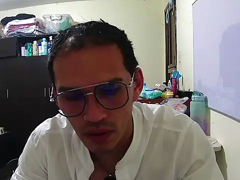 Snapshot of DOBLEWYOSK69G chatting on September 15, 2025, 5:07 am DOBLEWYOSK69G online show from September 15, 2025, 5:07 am