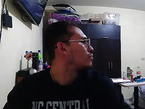 Snapshot of DOBLEWYOSK69G chatting on October 10, 2025, 5:50 am DOBLEWYOSK69G online show from October 10, 2025, 5:50 am