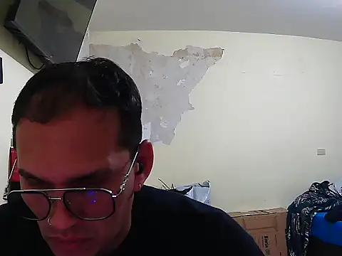 Snapshot of DOBLEWYOSK69G chatting on October 21, 2025, 4:57 am DOBLEWYOSK69G online show from October 21, 2025, 4:57 am