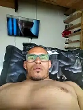 Snapshot of DOBLEWYOSK69G chatting on February 5, 2026, 9:08 pm DOBLEWYOSK69G online show from February 5, 2026, 9:08 pm