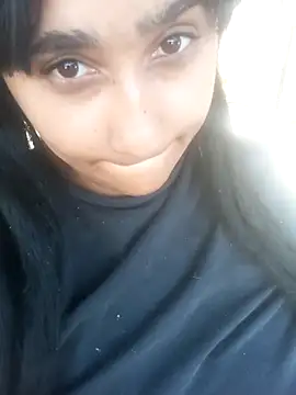 Snapshot of srtsara chatting on February 17, 2026, 6:14 pm srtsara online show from February 17, 2026, 6:14 pm