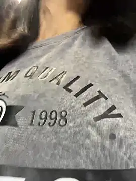 Ninazhang online show from December 19, 2025, 1:56 am