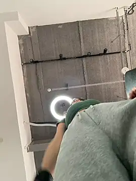 Ninazhang online show from April 5, 2026, 2:09 am