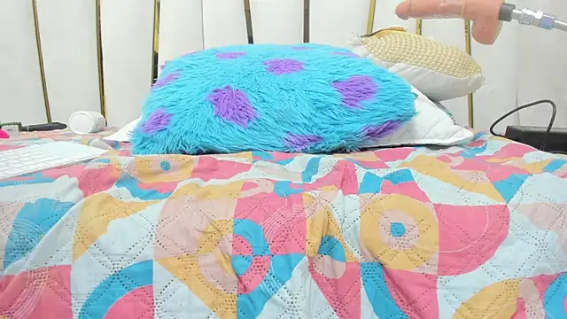 Snapshot of juliette_pretty_ chatting on December 16, 2025, 12:15 am juliette pretty online show from December 16, 2025, 12:15 am