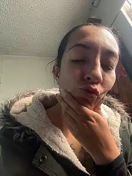 SALOME KORLAND online show from November 8, 2025, 1:33 pm