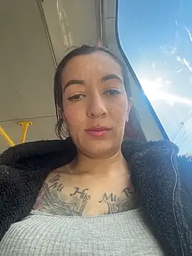 SALOME KORLAND online show from December 17, 2025, 6:58 pm